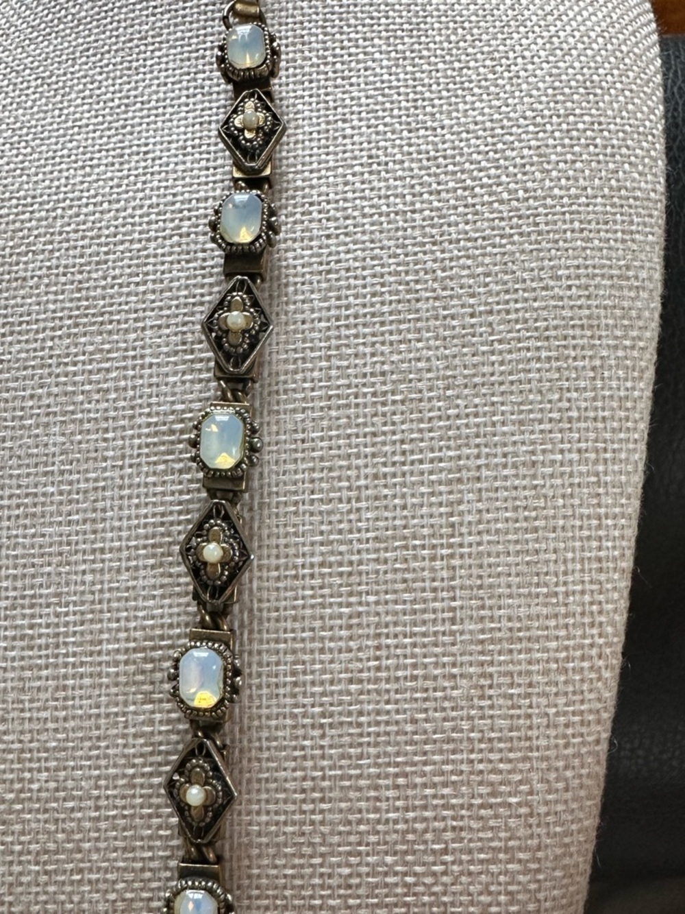 Vintage Opalescent Stone Bracelet in Antique Gold tone